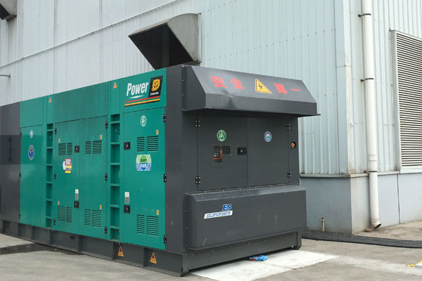 精河燃油滤清器的更换流程是怎样的？