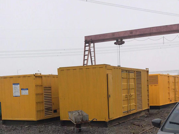 精河100kw柴油发电机组每小时油耗？