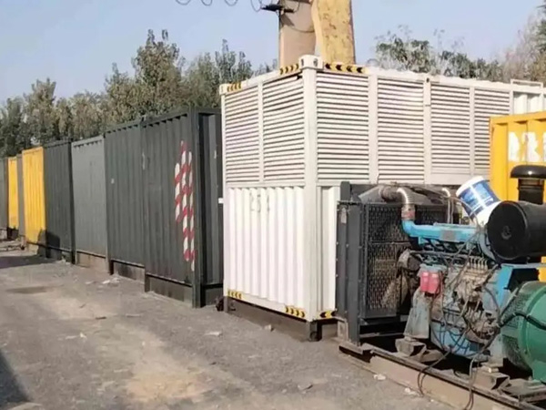 精河200KW柴油发电机机组每小时油耗是多少？