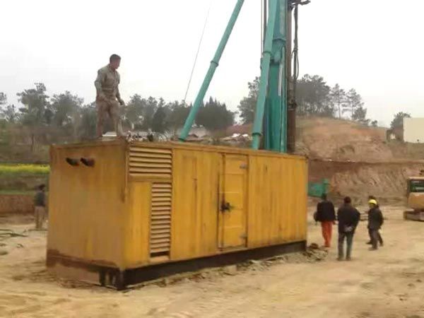 精河如何判断水冷式机油散热器密封件是否需要更换？